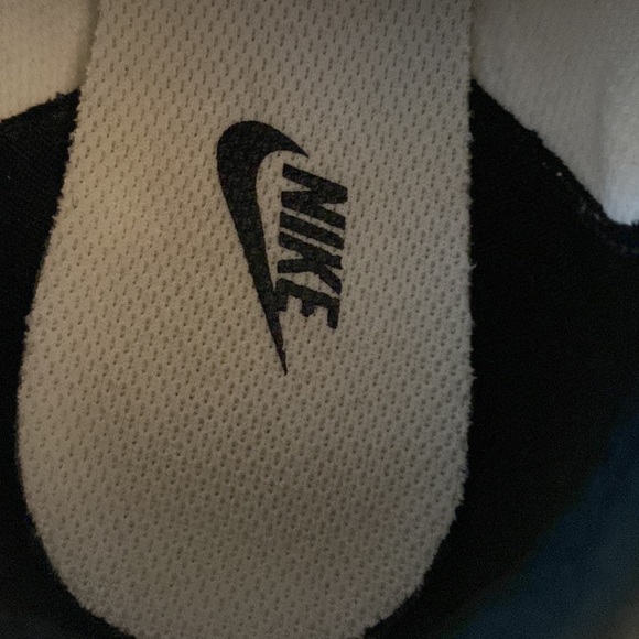 Women’s Nike Fivekay performance trainers in white/black. Faux leather. 7.5M - Picture 5 of 7